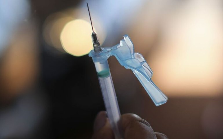 Audiência sobre vacinação de crianças tem médicos ligados a notícias falsas