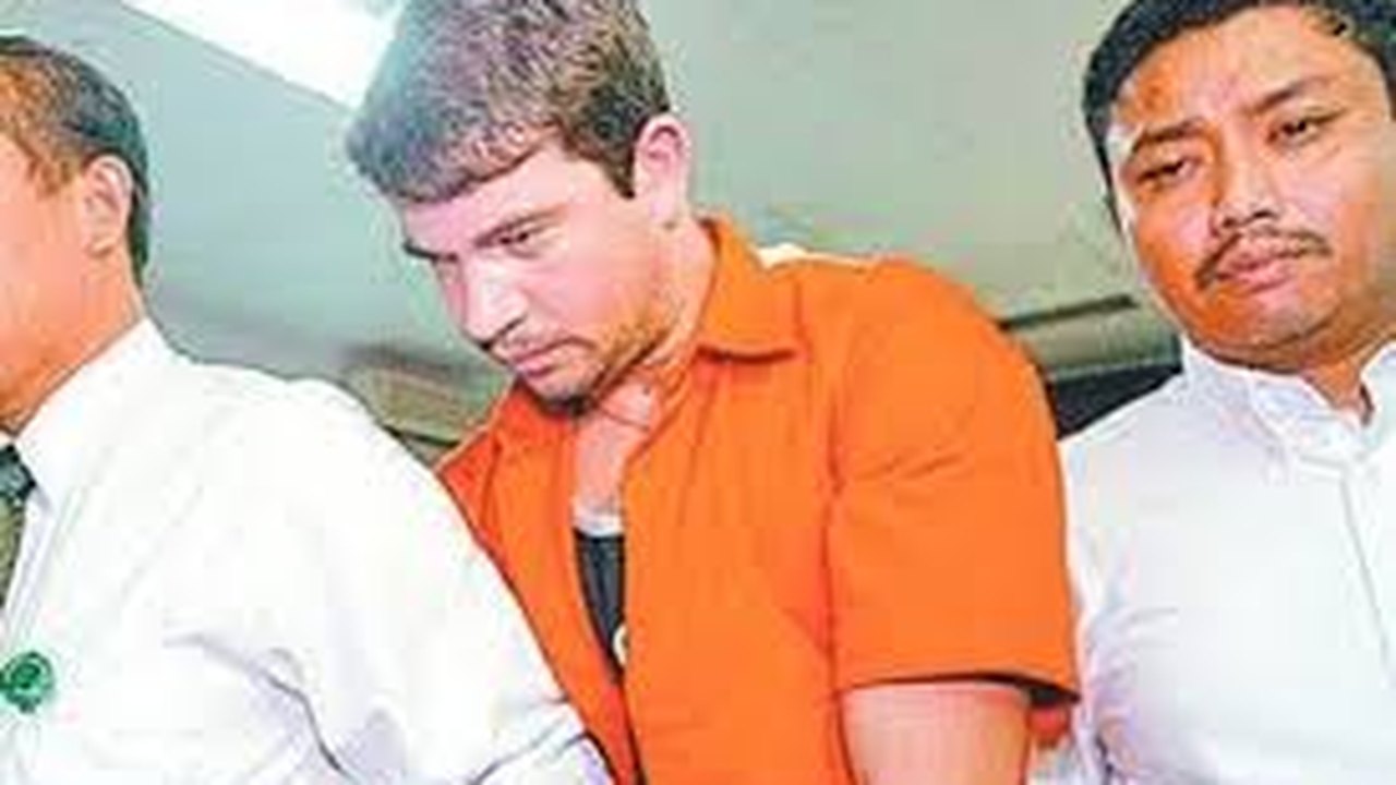 Brasileiro e outros oito presos são levados para local de execução na Indonésia