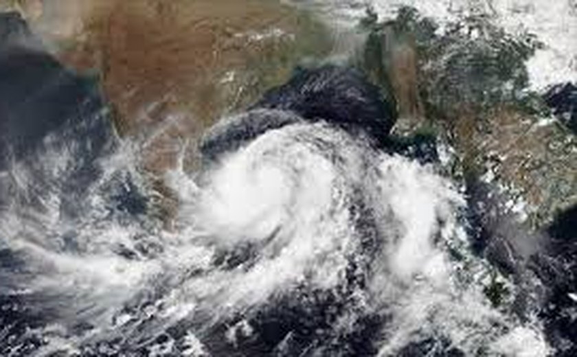 Formação de ciclone no litoral pode causar tempestades em nove Estados