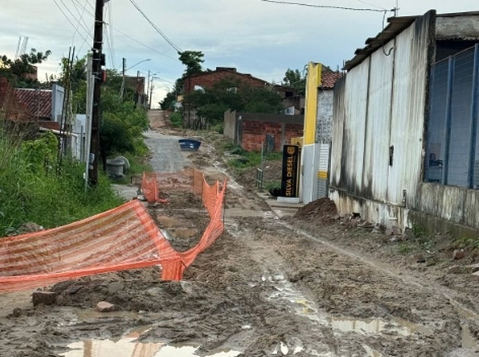 Prefeitura de Palmeira admite suspender obras do saneamento da Águas do Sertão