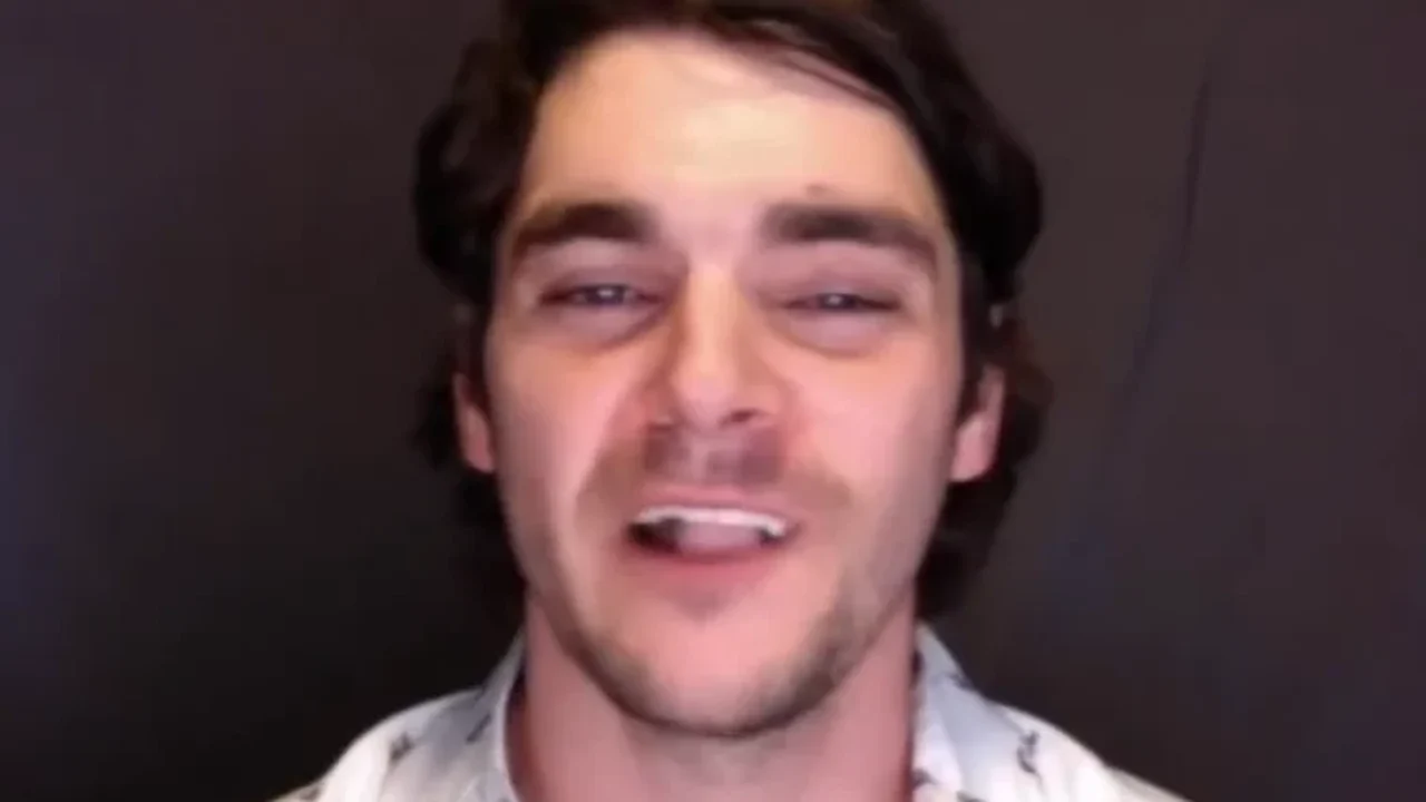 Ator de 'Breaking Bad', RJ Mitte morre aos 34 anos