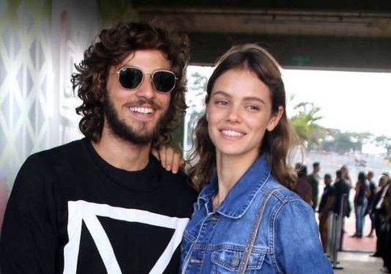 Laura Neiva descarta casamento com Chay Suede em igreja