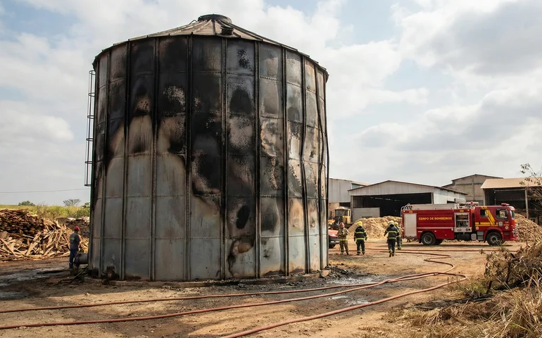 Explosão em fábrica de móveis mata funcionário e deixa dois feridos em Mirassol (SP)
