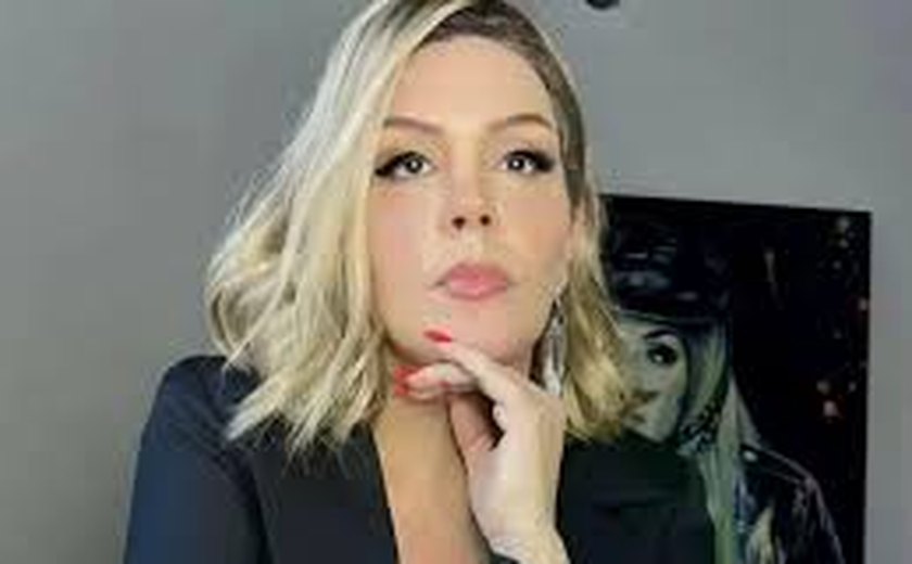 Ao lado de Belo: 'Meu recomeço', diz Simony, após tratamento de câncer