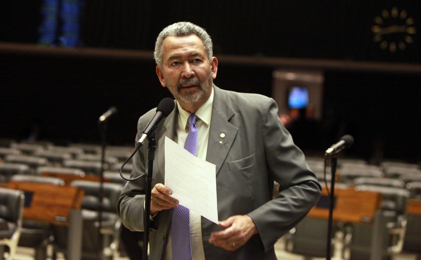 Paulão diz que PEC da demarcação de terras indígenas é retrocesso