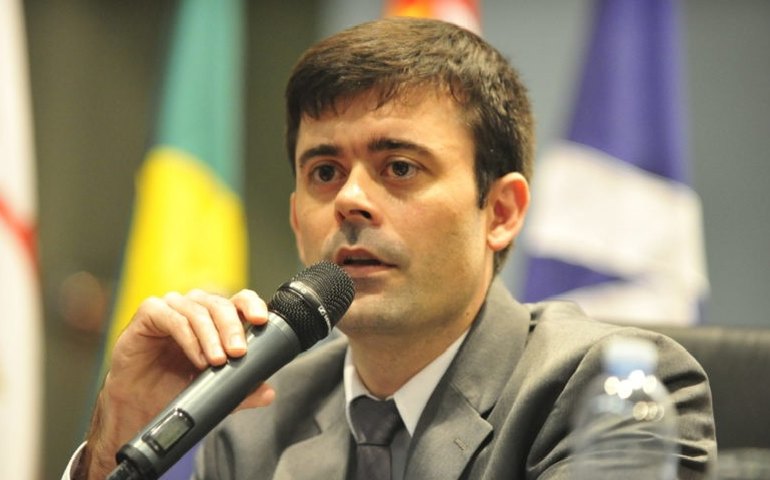 Empresas usam de teses para não cumprir obrigações tributárias, diz secretário do Tesouro