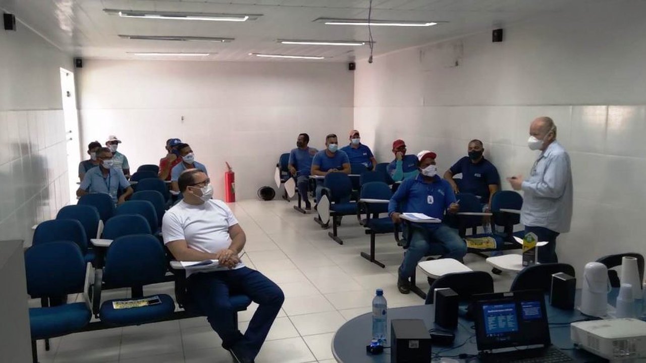 SAAE Penedo qualifica funcionários sobre segurança do trabalho