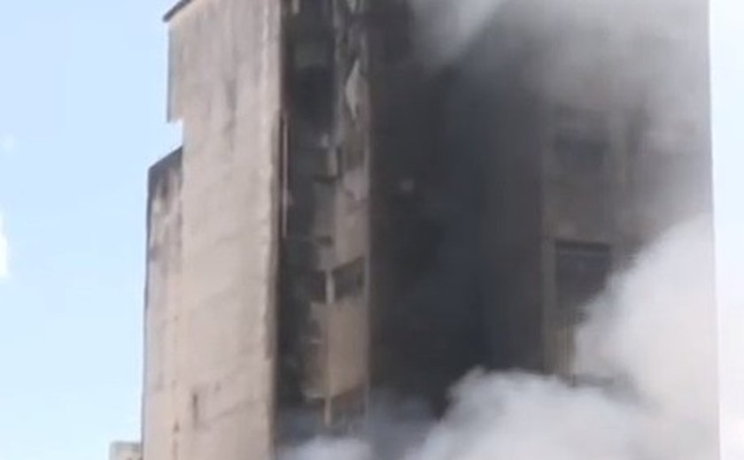Edifício Brêda ﻿suspende serviços após ser atingido por fumaça de incêndio