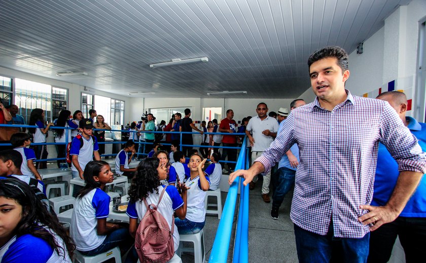Rui Palmeira destaca investimentos e melhorias na Educação de Maceió