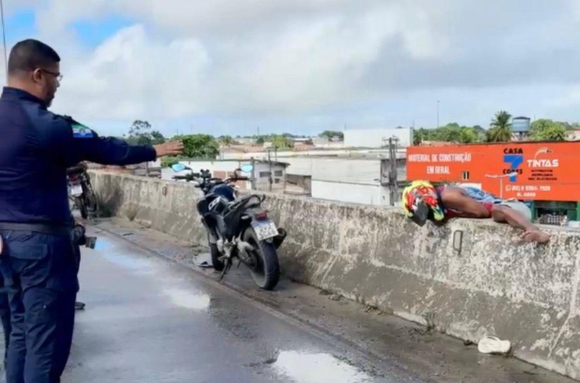 Guarda Municipal impede tentativa de suicídio em viaduto na parte alta de Maceió
