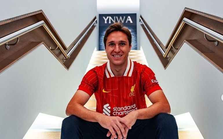 Liverpool anuncia a contratação do italiano Chiesa como reforço para o ataque