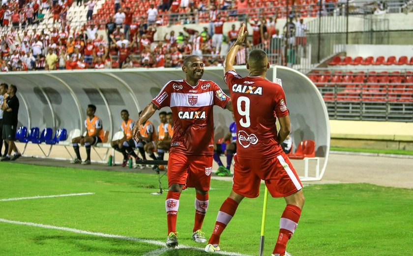 CRB vence Goiás e respira na Série B