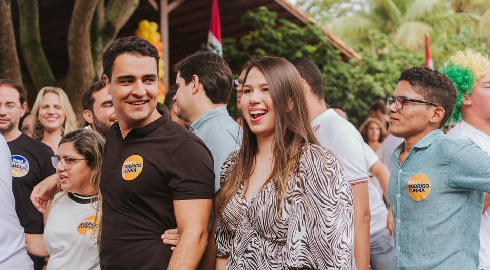 O ex-prefeito de Maceió, JHC, e a idealizadora do programa Emprega Jovem MCZ, Amanda Mendonça / Foto: reprodução/redes sociais/amandamendonca1