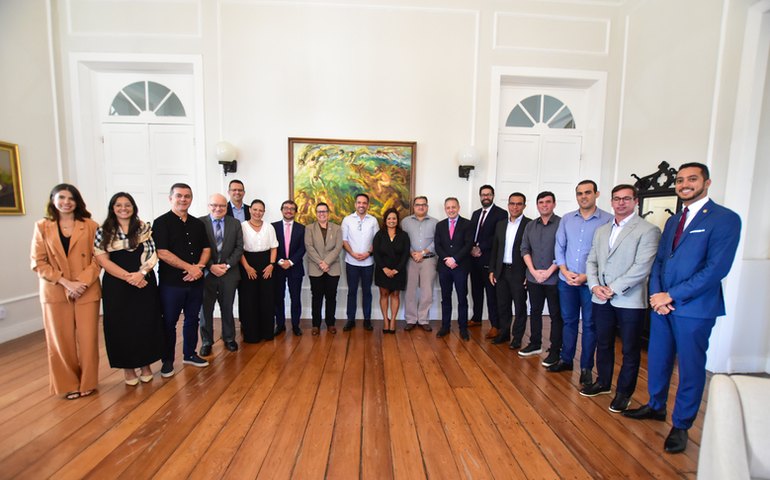 Governo de Alagoas recebe referências mundiais para debater digitalização dos serviços públicos