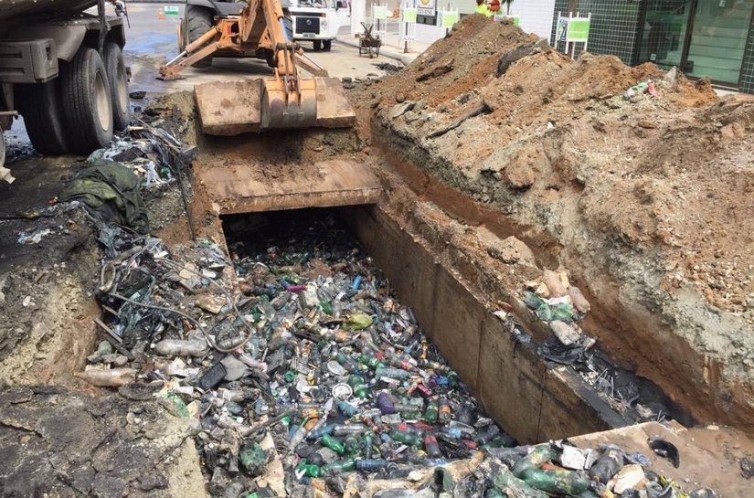 Slum recolhe 35 toneladas de lixo após operação na Gustavo Paiva