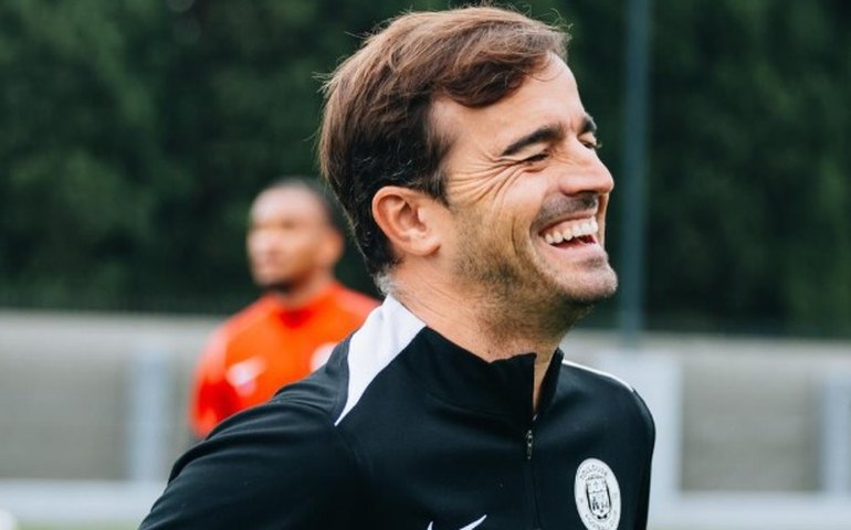 Bayer Leverkusen recua por Filipe Luís e acerta com ex-treinador do Toulouse