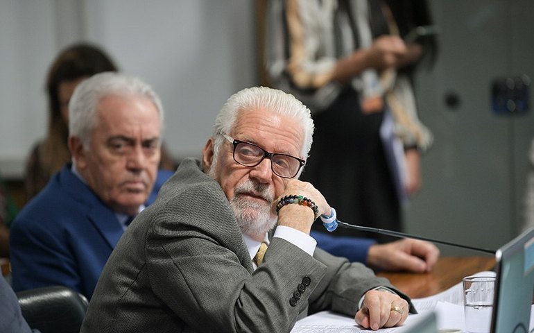 Wagner espera fechar hoje relatório da desoneração sem nenhuma taxa, com compromisso de Pacheco