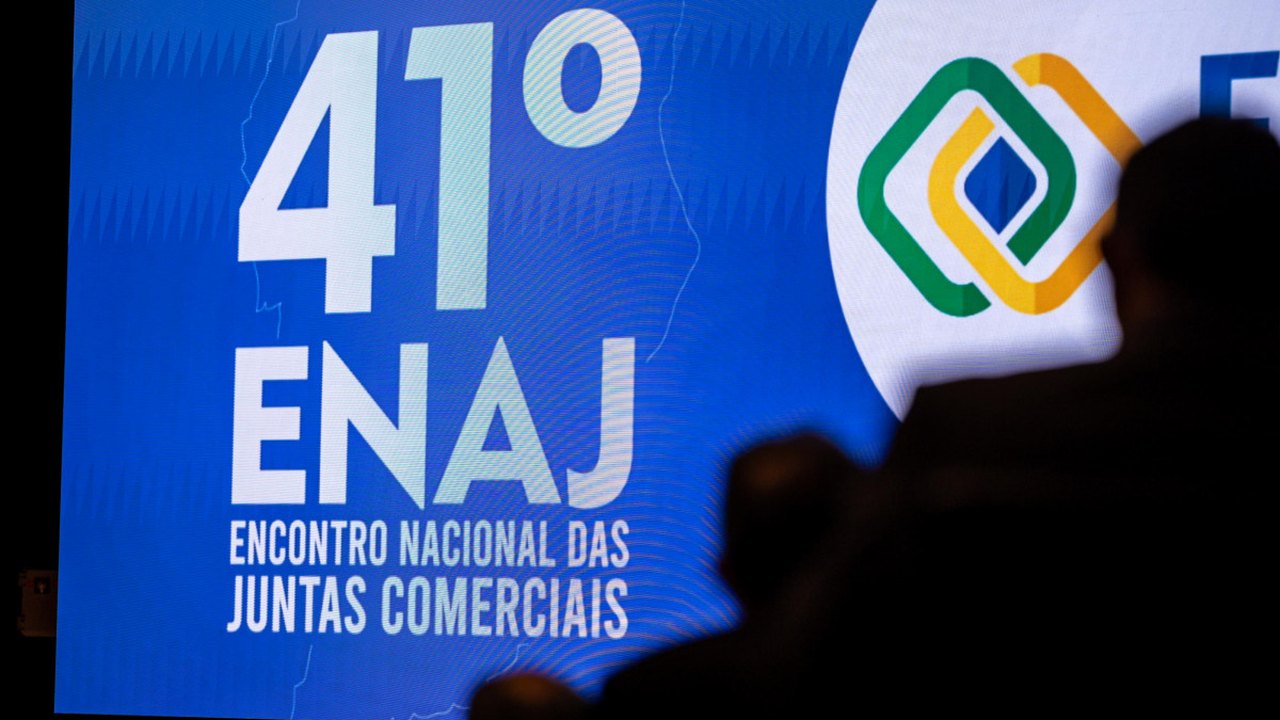 Juceal participa de encontro nacional como referência digital na abertura de negócios