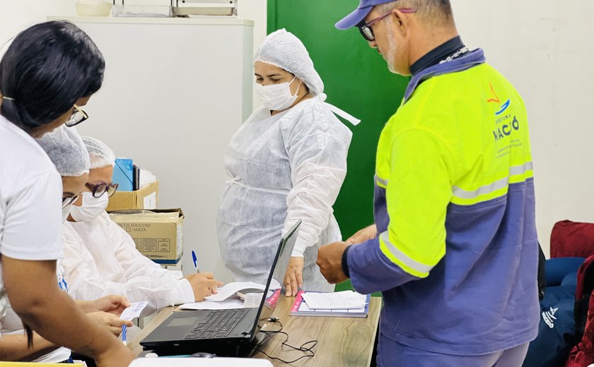 Prefeitura leva ações de saúde do Novembro Azul aos garis de Maceió