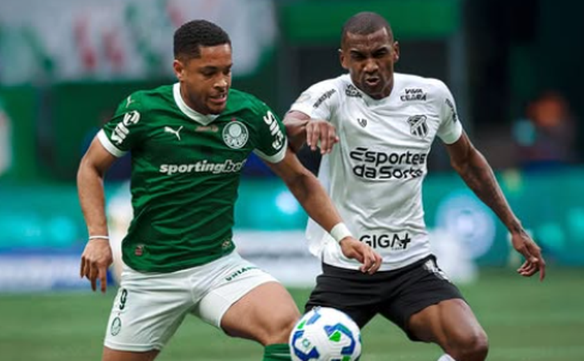 Palmeiras faz jogo inseguro, é salvo por Roque e Flaco e ganha de virada do Ceará no Allianz