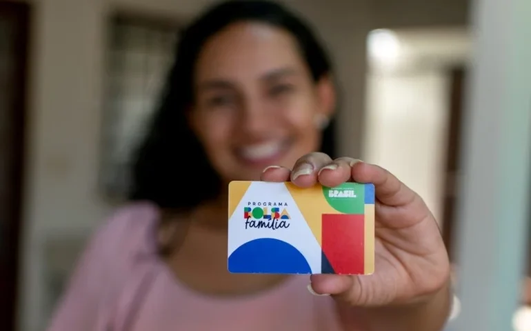 Bolsa Família: Caixa paga valor de abril a beneficiários com NIS final 3 nesta segunda-feira
