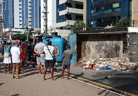 Sete ficam feridos em acidente na orla de Maceió