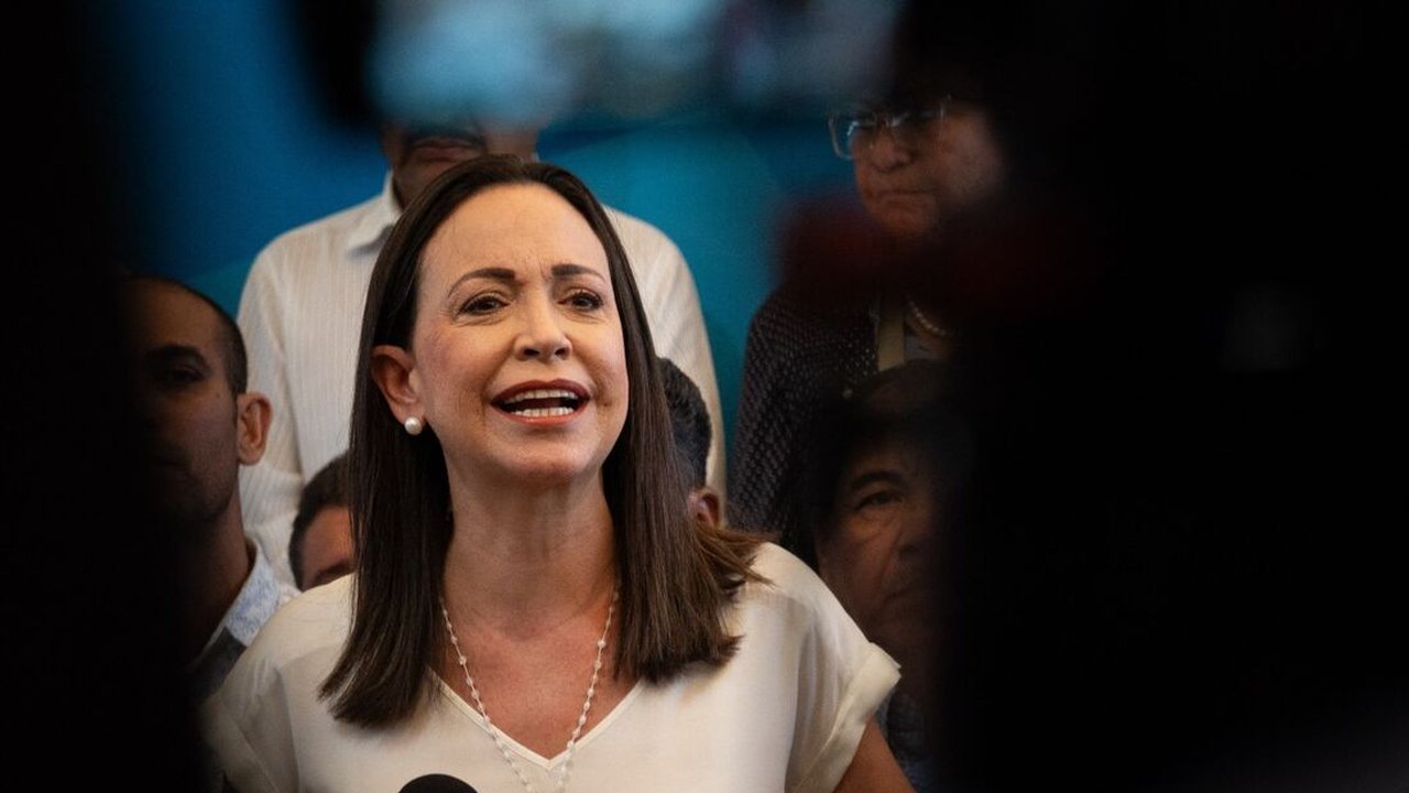 Oposição venezuelana tem uma 'candidata' nas ruas e outro nas urnas