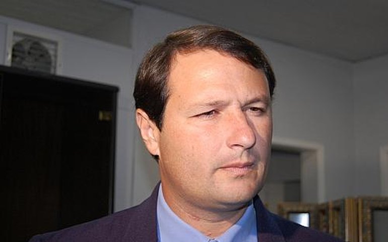 Deputado Dudu Holanda será julgado por morder orelha de ex-vereador