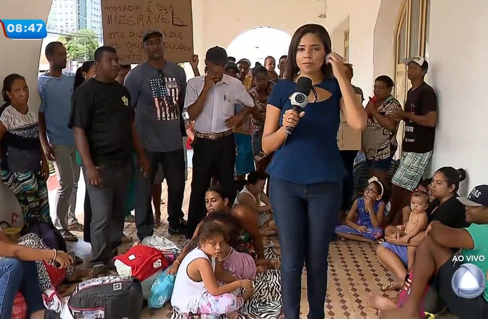 Famílias sem teto ocupam prédio da Seides 