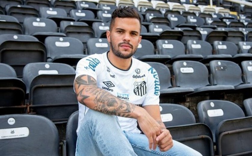 Santos oficializa lateral-direito Auro até dezembro: ‘Sou mais um Menino da Vila’