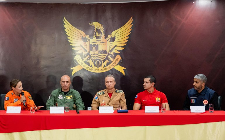 Em coletiva, Governo apresenta resposta integrada a acidente com romeiros no Sertão de AL