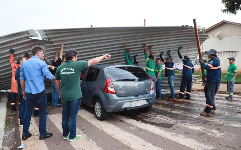 Temporais causam estragos no Sul do país e deixam milhares sem energia