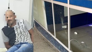 Azul e Branco Minimalista Brochura Médica Com Três Dobras / Foto: Foto: Reprodução Redes Sociais