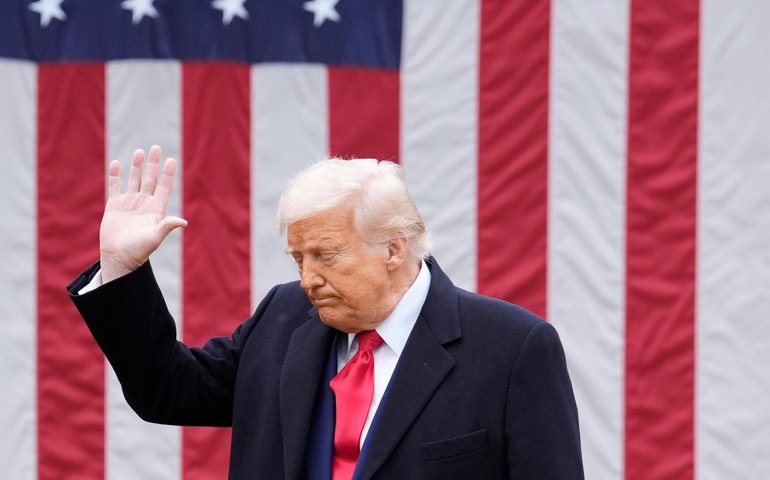 Trump diz que Obama, Biden e Clinton vão enfrentar processos criminais por traição