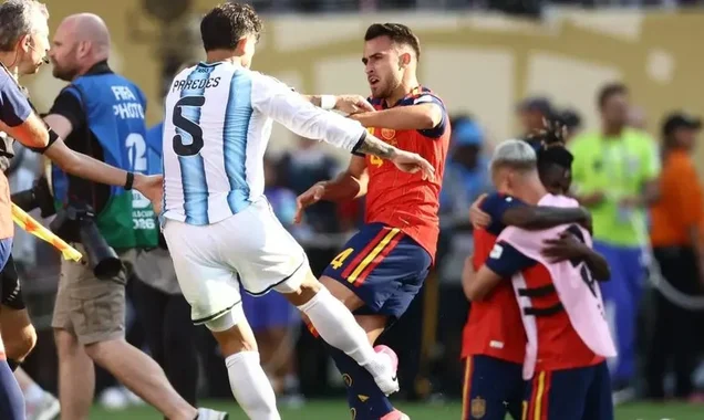 Entidade vai analisar expulsão de Leandro Paredes, brigas entre jogadores e conduta da delegação durante a cerimônia de premiação - Foto: AFP