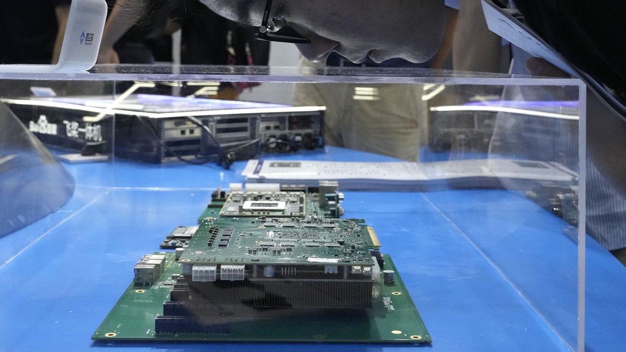 Modernização industrial e alta tecnologia impulsionam o superávit comercial da China, diz mídia