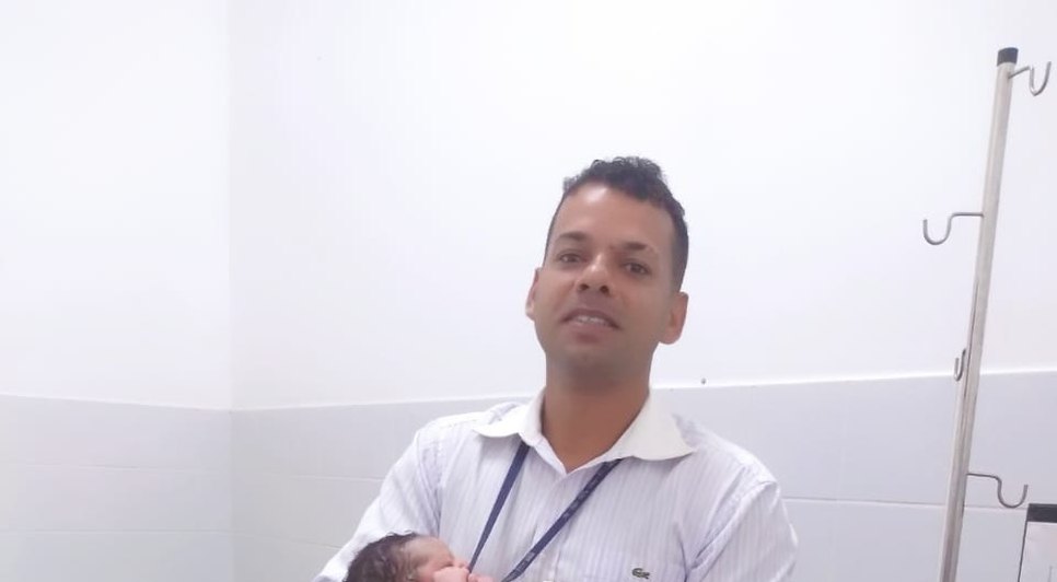 BEBE ENCONTRADO NA CAIXA DE SAPATO