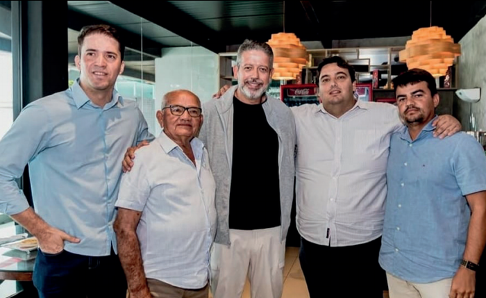 Lira continua viajando pelo interior e manteve encontros com o prefeito Carlos, de Rio Largo, e o clã Cabeleira em Delmiro Gouveia