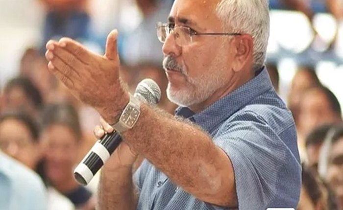Padre Eraldo é acusado de não repassar os descontos da folha à Previdência Padre Eraldo é acusado de não repassar os descontos da folha à Previdência