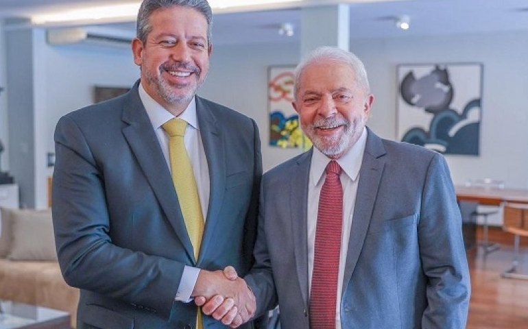Lula recebe Arthur Lira para encontro fora da agenda oficial