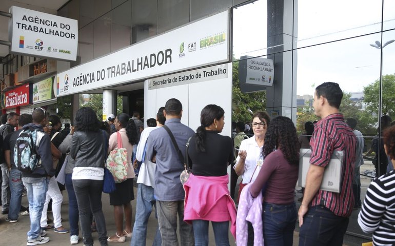 Teto do seguro-desemprego sobe para R$ 2.424,11 após reajuste