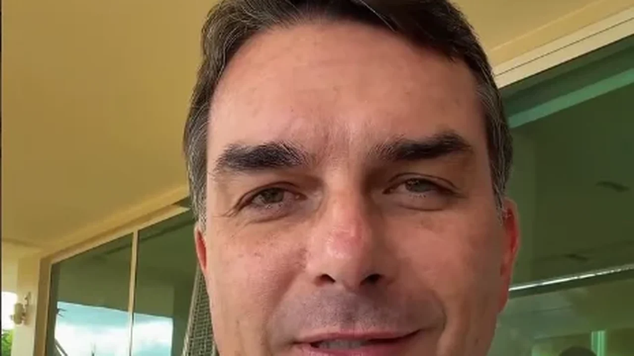 Flávio Bolsonaro diz que “cerne” do caso Banco Master era o PT da Bahia
