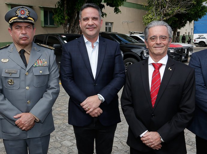 Presidente Fábio Bittencourt prestigia reinauguração do Quartel-General da PM