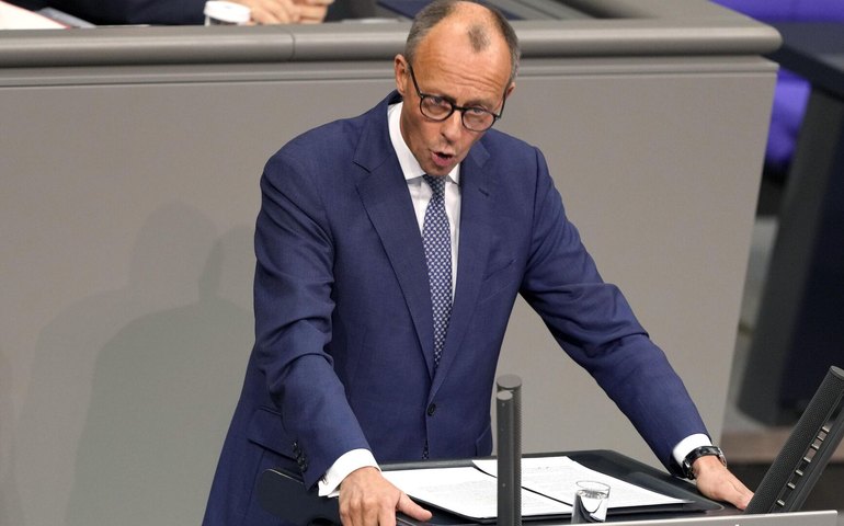 Decisão do chanceler alemão sobre integração da Ucrânia divide União Europeia