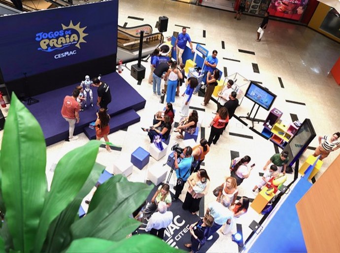 Robô humanoide Edu atrai grande público e é destaque na Arena Tech Cesmac