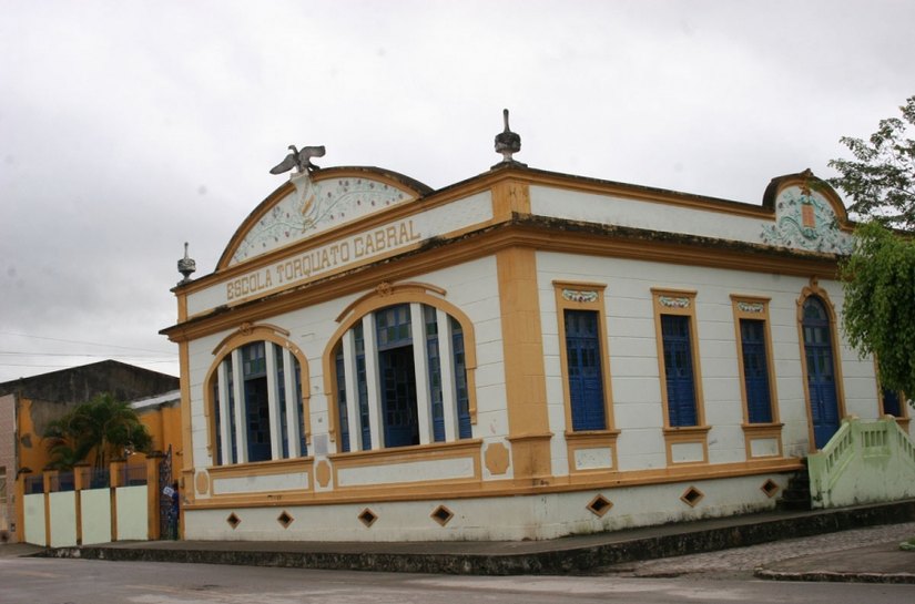 Pioneiras: Escolas Estaduais Oliveira e Silva e Torquato Cabral são referências do Pilar e Capela