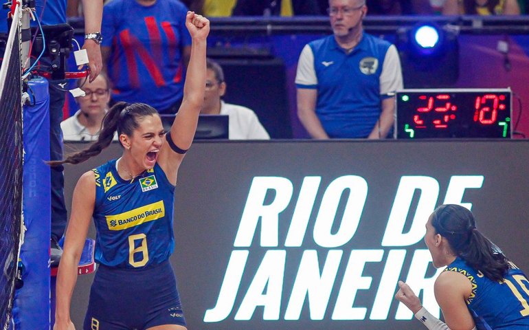 Central Julia Kudiess é eleita a 5ª melhor jogadora do vôlei mundial