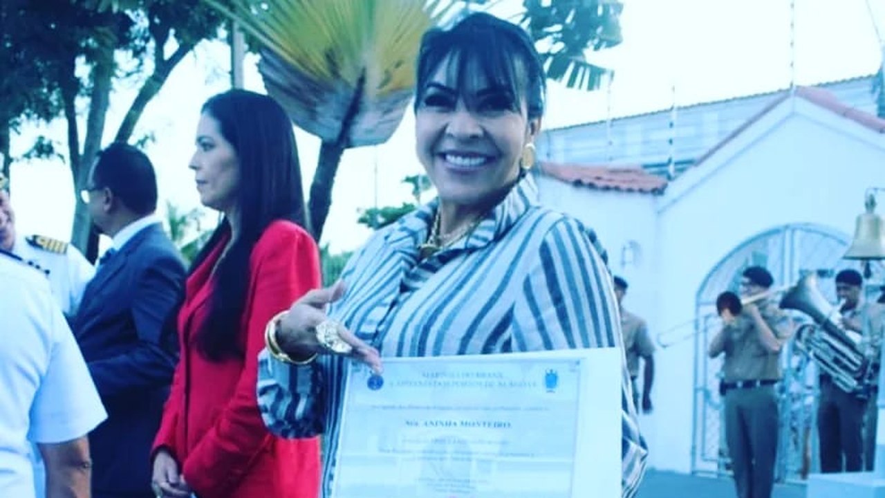 Aninha Monteiro foi condecorada pela Marinha do Brasil