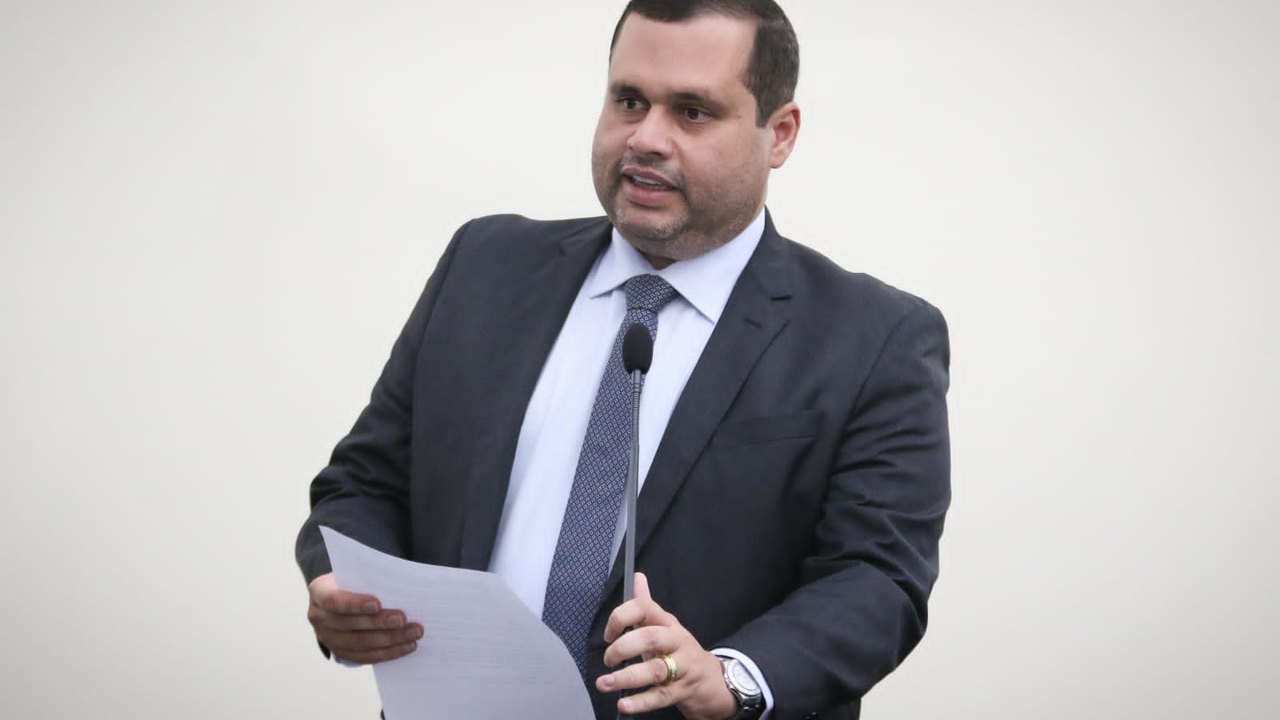 Com proximidade de final de prazo para funcionamento do Abatedouro de Viçosa, Fernando Pereira pede providências ao Estado