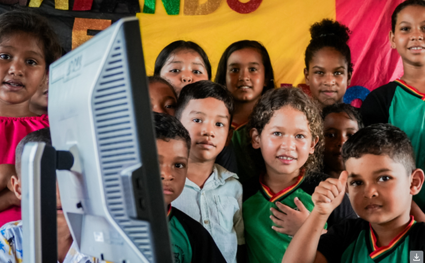 Alagoas chega a 57,1% de escolas conectadas à internet